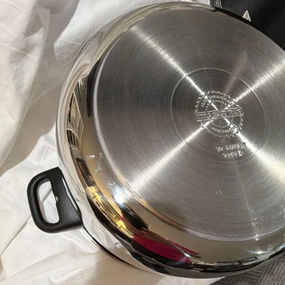 NEW OLD STOCK-Tools of the Trade 10 Qt 18/10 Stainless Stockpot w/ Lid 10678-NIB